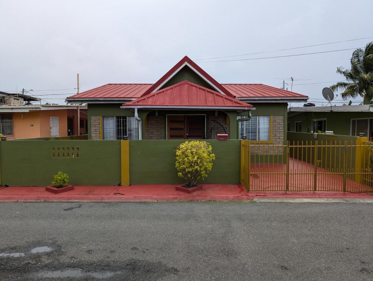 4 Bedroom House, Bon Accord Teak House Bon Accord Village Exterior photo